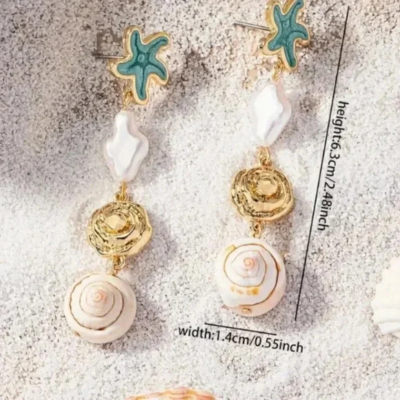 NWTs Gold Tone Beachy Boho Stud Style Drop Earrings - Starfish and Shell Charms - Picture 3 of 3